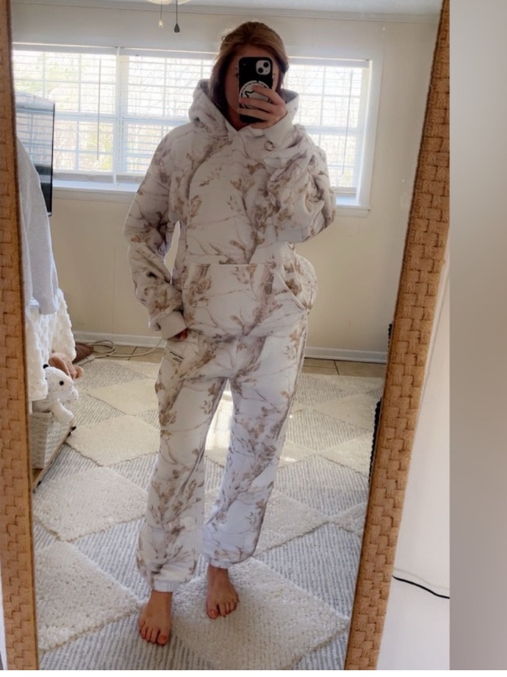 COMFRt Cozy Floral Hoodie Jogger Set Cream L Top M Bottom - Picture 4 of 4